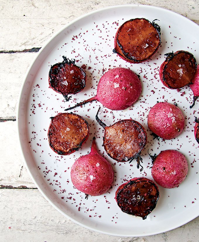 Roasted radishes for dinner, anyone? Yes and yes. ow.ly/UNUsP <a href="/NoToOysters/">Danielle Oron</a>