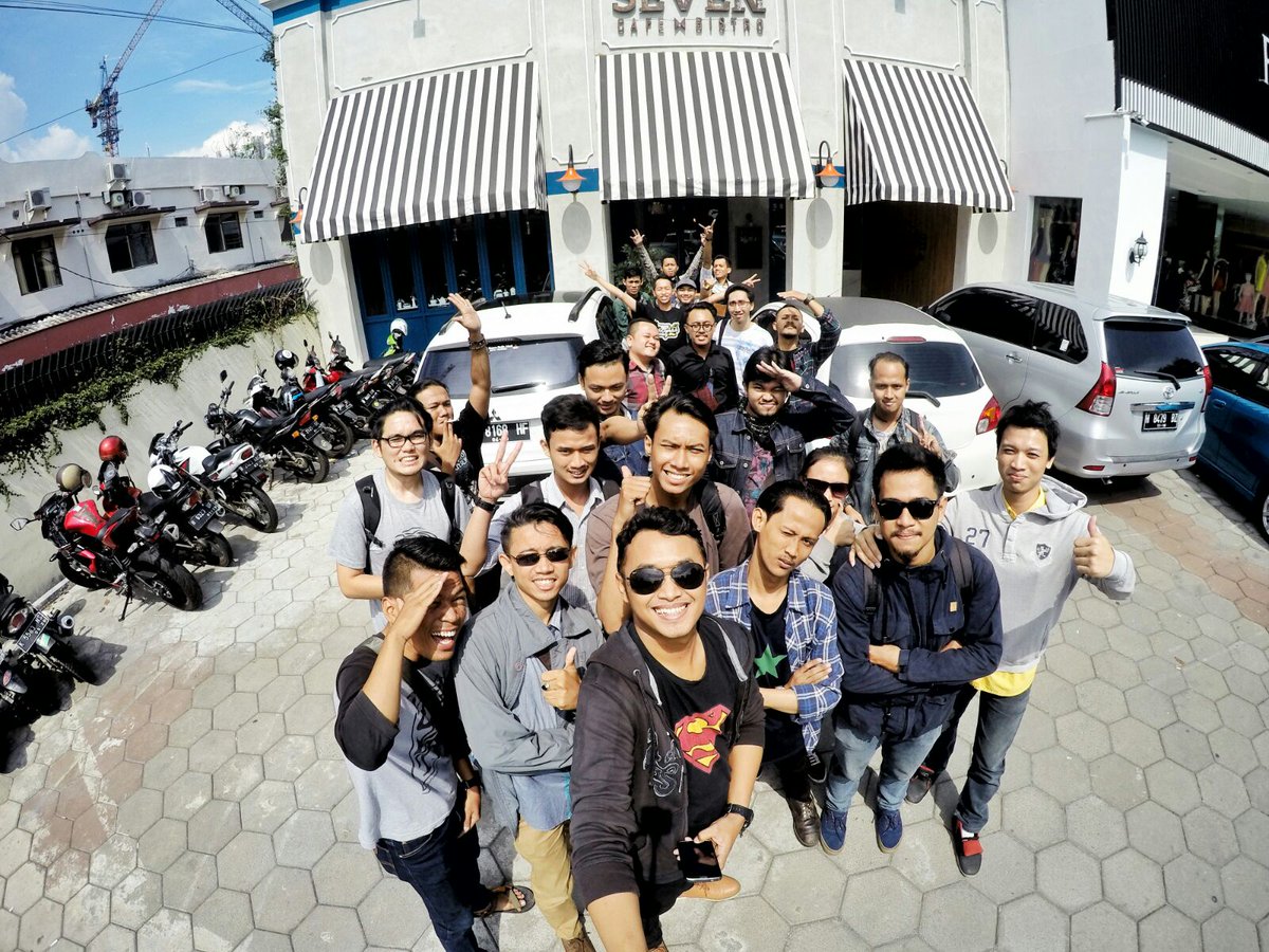 SBS_Semarang's tweet photo. Pertama kalinya SBS gathering dipagi hari dan hasilnya... petjaaaah!!! https://t.co/kRwCA6vYdt