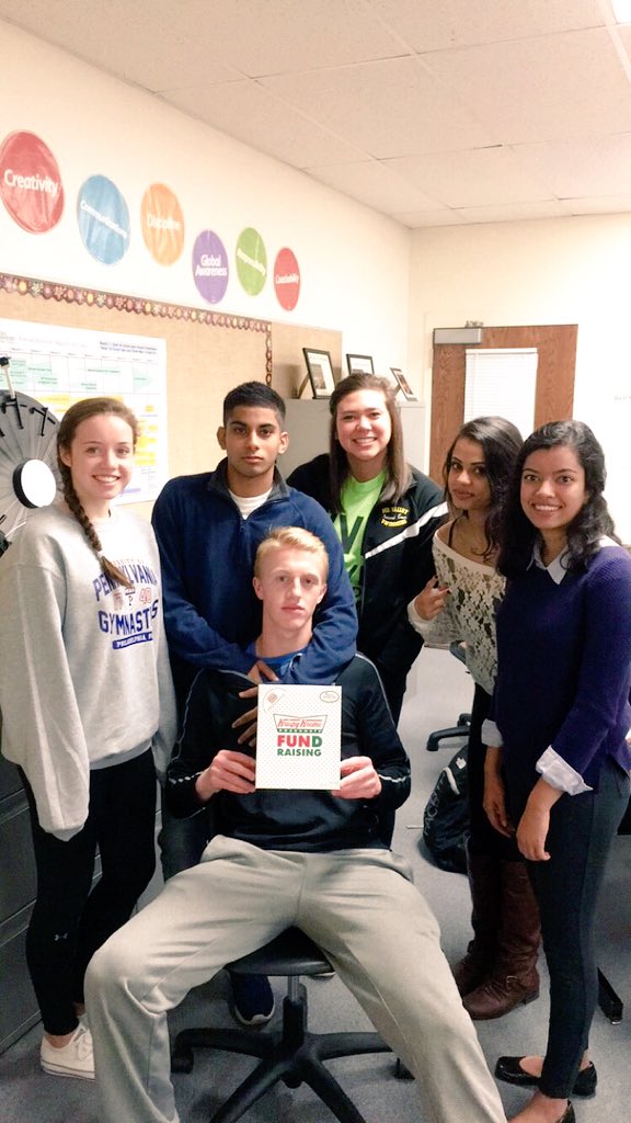 wvbucketlist's tweet photo. HR enjoying Krispy Kreme donuts for winning the field trip contest https://t.co/mBoZ8gN1bo