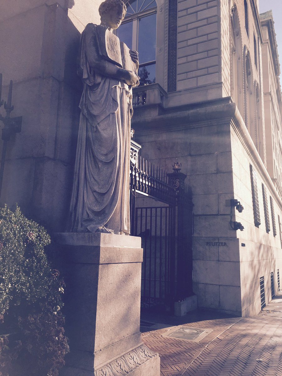 In the tradition of Sandy Padwe, <a href="/richarddeitsch/">Richard Deitsch</a> &amp; I will teach the sports class at Columbia's J School this year.