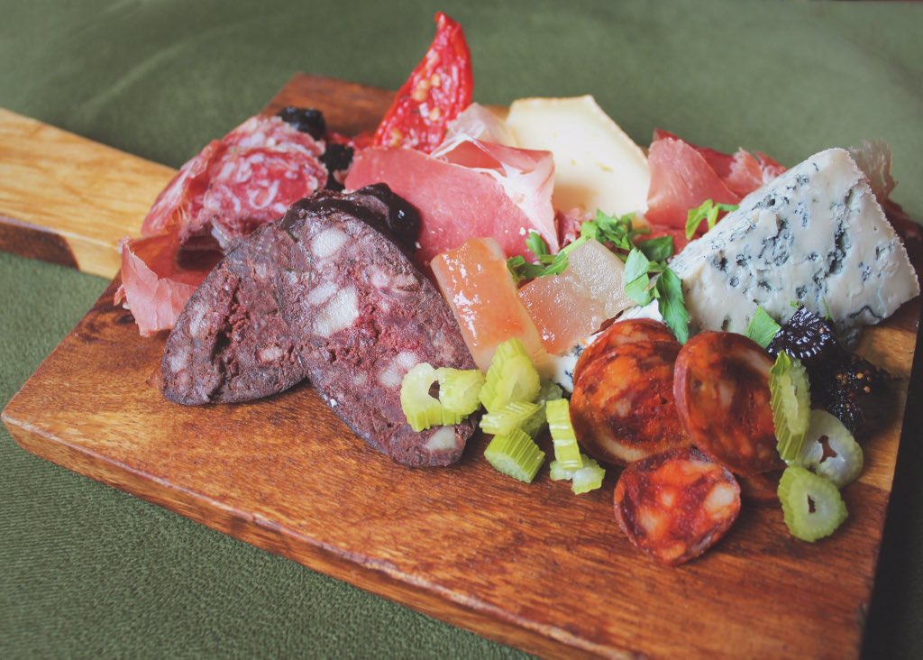 Sweet dreams are made of 🧀
#Charcuterie #CheeseMe #FoodArt #AnnArbor #Savco