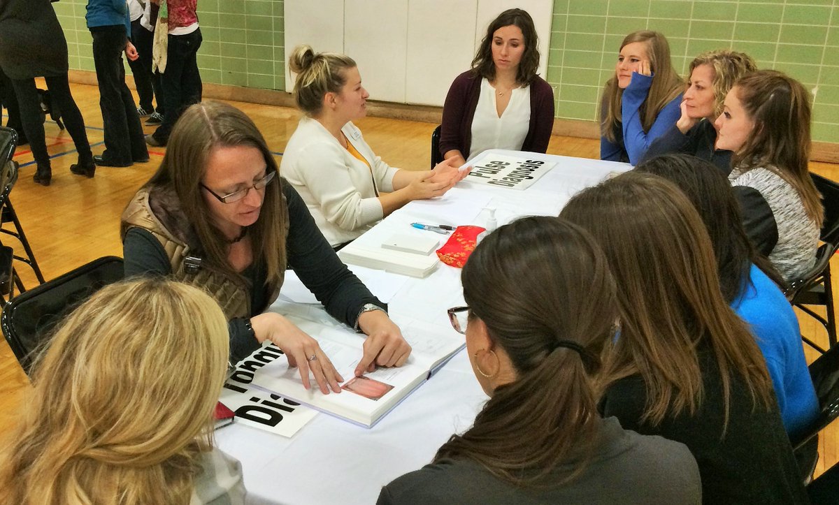 NWHealthU's tweet photo. Students from @UMNNursing visited @NWHealthU to discuss integrated care #chiropractic #massage #acupuncture https://t.co/OOXPKADL4s
