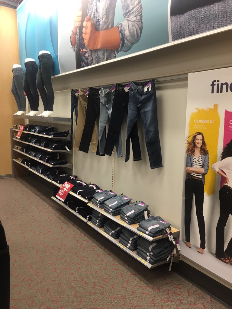 EdwardTGT's tweet photo. Promoting sales and getting a good zone is just in our jeans. https://t.co/atWK2vw8rR