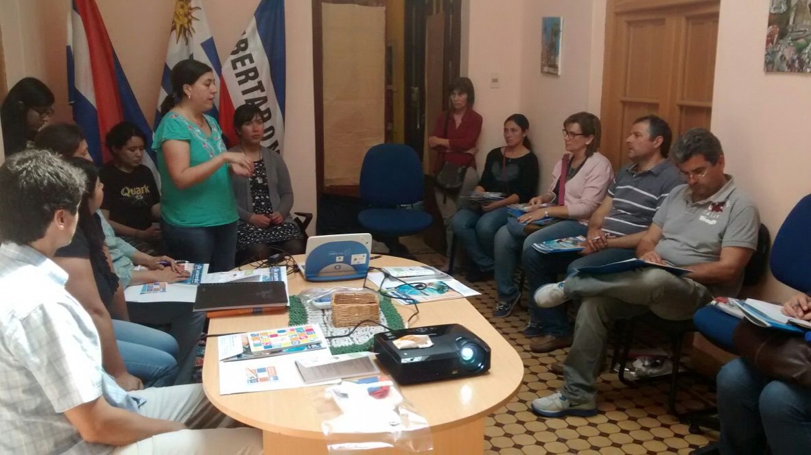 educoas's tweet photo. Taller con maestros en la sede del @midesuy Dolores - Uruguay -> Misión de Cooperación Técnica OEA #EducaSTEM 2015 https://t.co/TtWZD6dpoy