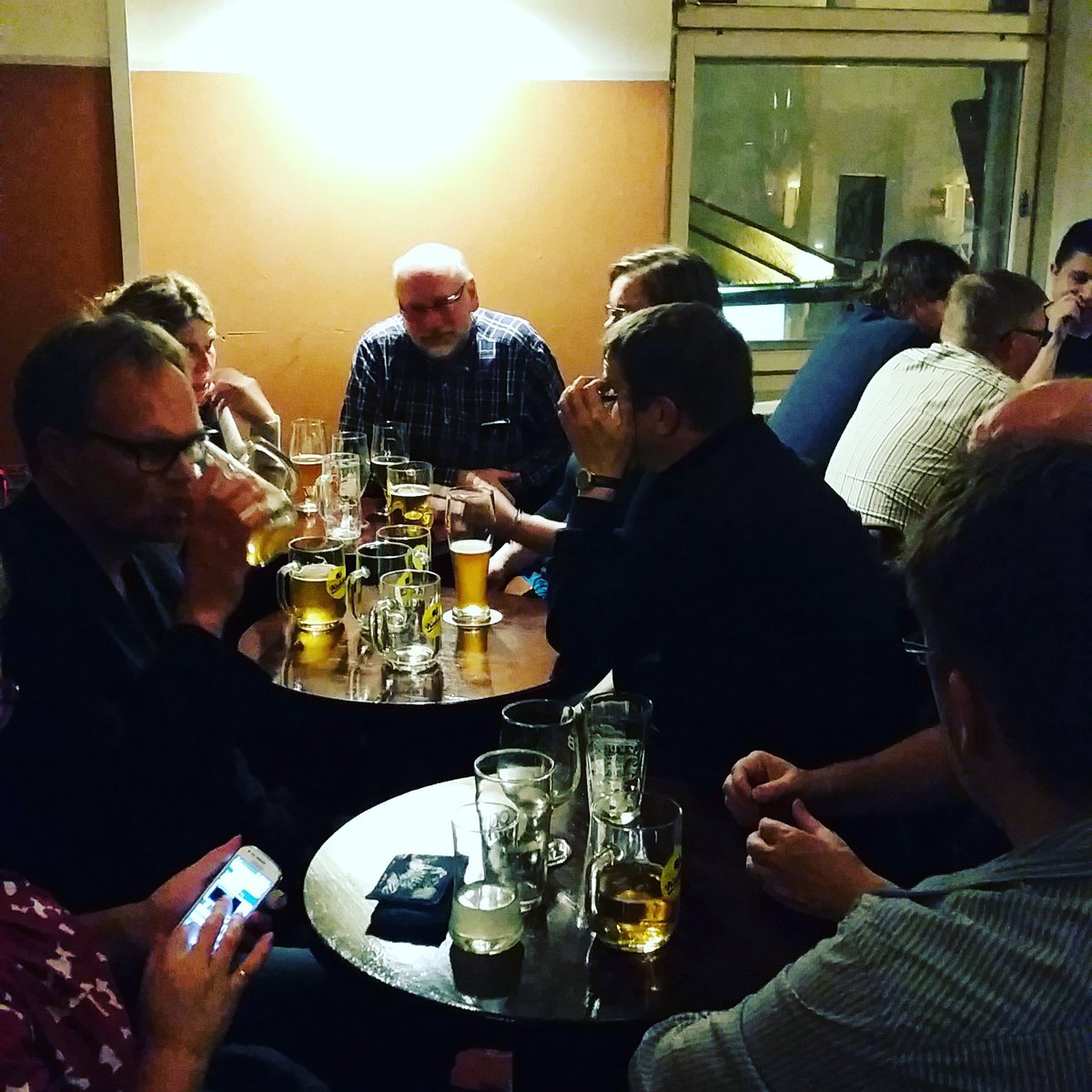 AUnderrattelser's tweet photo. #Undra! var igen en angenäm upplevelse. Tack till alla som var med, publiken & experterna - här på "after ski". https://t.co/aFPq0IbkSZ