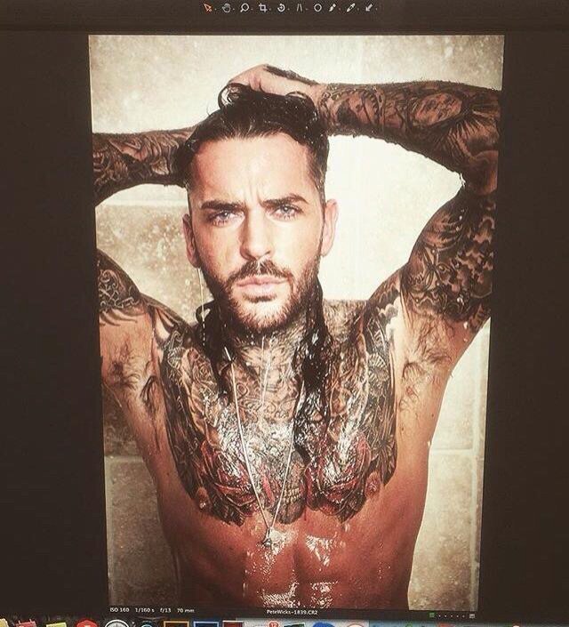euan290905's tweet photo. Can't wait to see the other 11 months @P_Wicks01 secret Santa present right there 👌❤️😍👀 https://t.co/jgjFHPNOa6