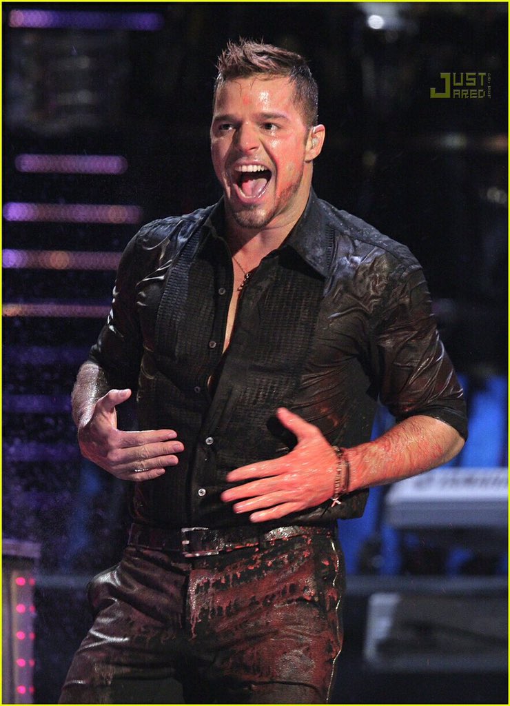 Ricky_MartinAus's tweet photo. #RMFact #RMLaHistoria ...
At the 2007 @LatinGRAMMYs , @ricky_martin performed w/ The Blue Man Group! 👏🏼👏🏼👏🏼 #tbt https://t.co/uk5dpbbP18