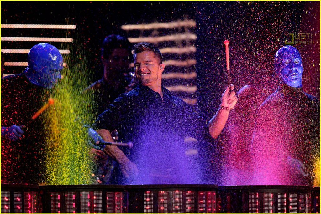 Ricky_MartinAus's tweet photo. #RMFact #RMLaHistoria ...
At the 2007 @LatinGRAMMYs , @ricky_martin performed w/ The Blue Man Group! 👏🏼👏🏼👏🏼 #tbt https://t.co/uk5dpbbP18