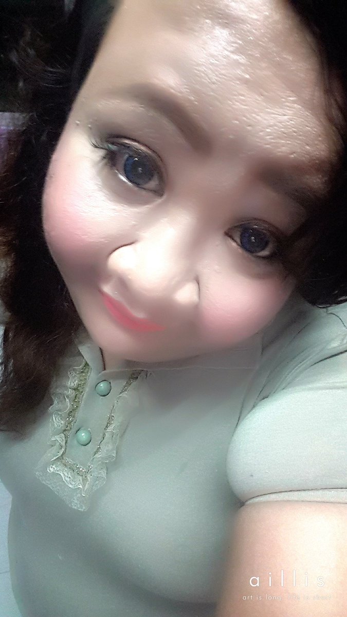 Pinky_adira's tweet photo. Tengah bosan dalam bilik so apa lagi hilangkan bosan dengan main makeup2 di muka.
#iloveselfie https://t.co/e3crA3Wcqo
