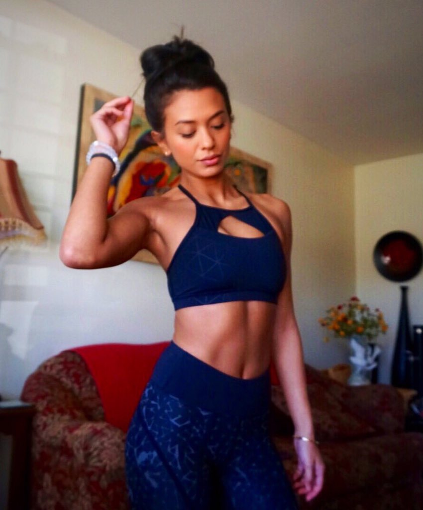 FitForeigns's tweet image. Filipina-American 🐇🐇
IG:@nsav24