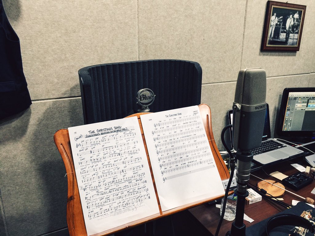 bounce2004's tweet photo. 크리스마스 캐롤 작업중입니다. https://t.co/Atk8yQnhJU