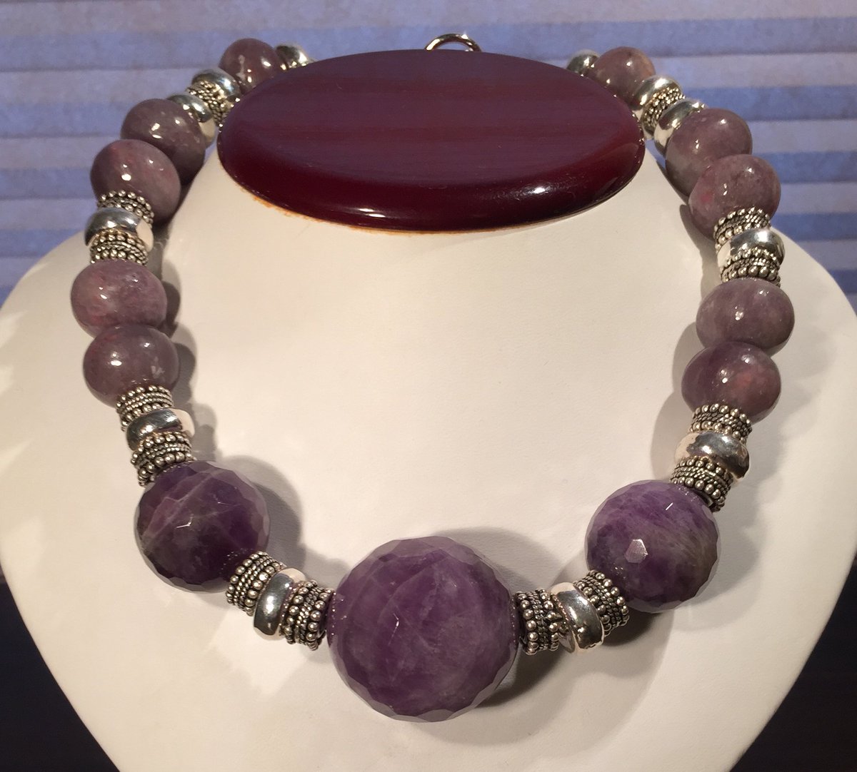 DesignsByPin's tweet photo. https://t.co/JQjo9ifauH - https://t.co/aRhwjqq7TU - N - 227 - Amazing Amethyst - a stunning, bold choker ... https://t.co/AItSx7YW3v