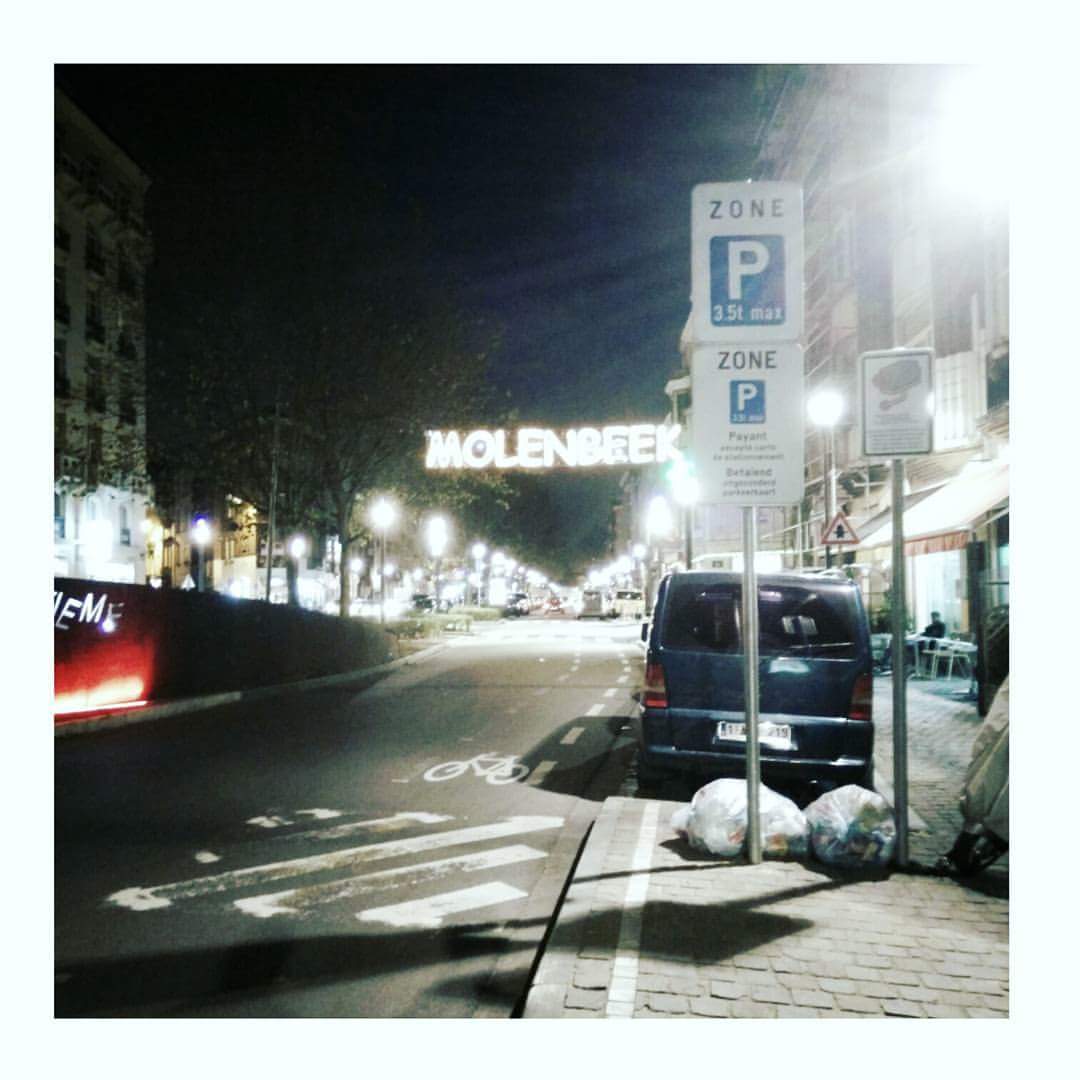 Zo wa kerstverlichting da doet toch veel he. #molenbeek