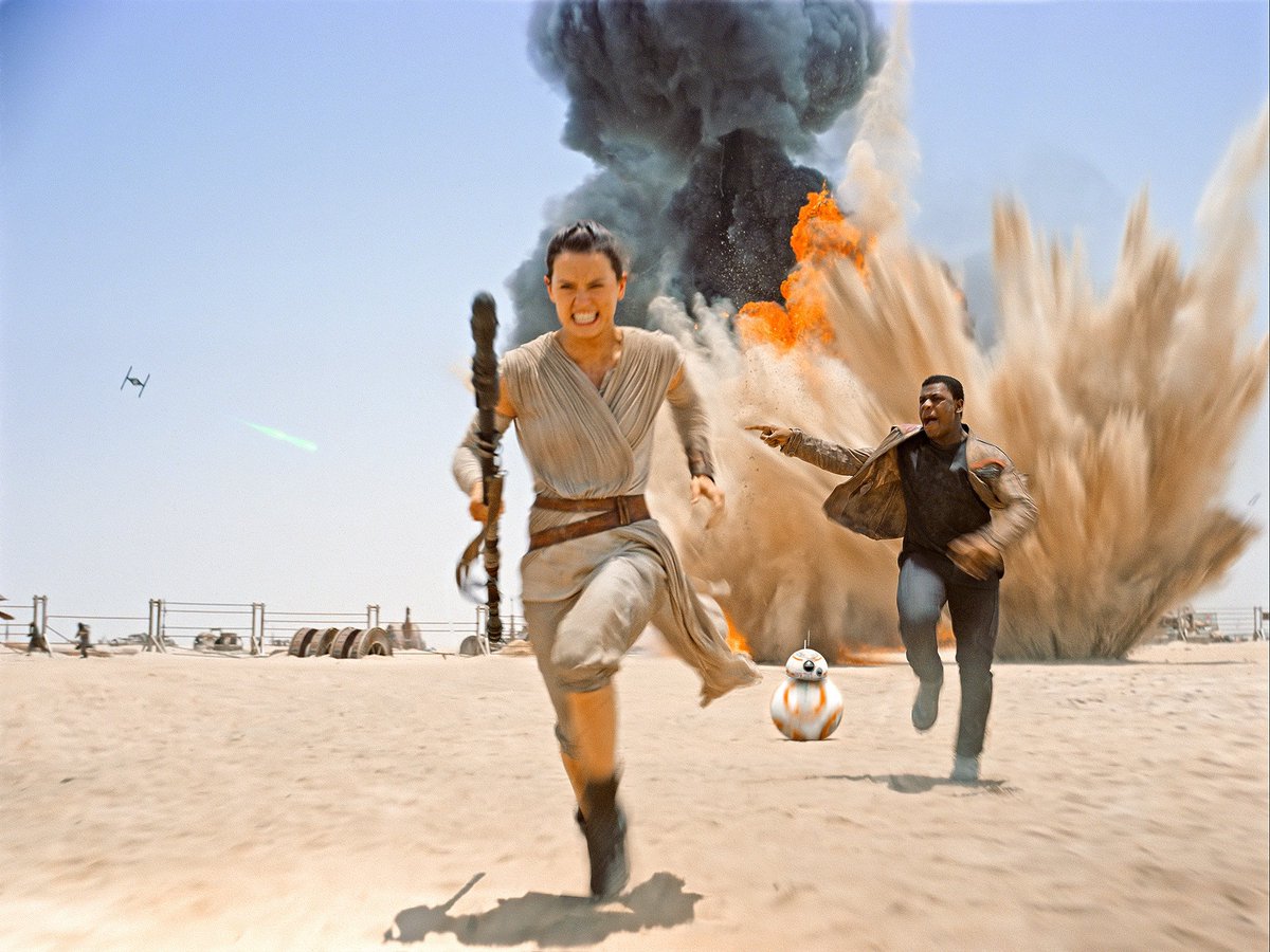 BiblioFiendWeb's tweet photo. One Month and One Year away. #TheForceAwakens #FantasticBeasts https://t.co/qtmt76VLa0