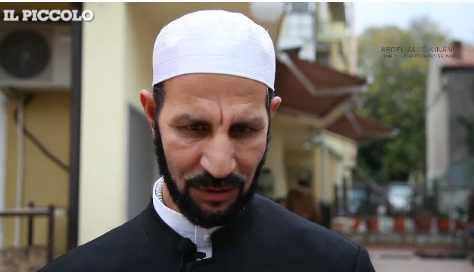 repubblica's tweet photo. Stragi #Parigi, la condanna dell'imam di Monfalcone: "Sono assassini, non musulmani"  [VID] https://t.co/RXFyPNGYS0 https://t.co/uJics3kdZG