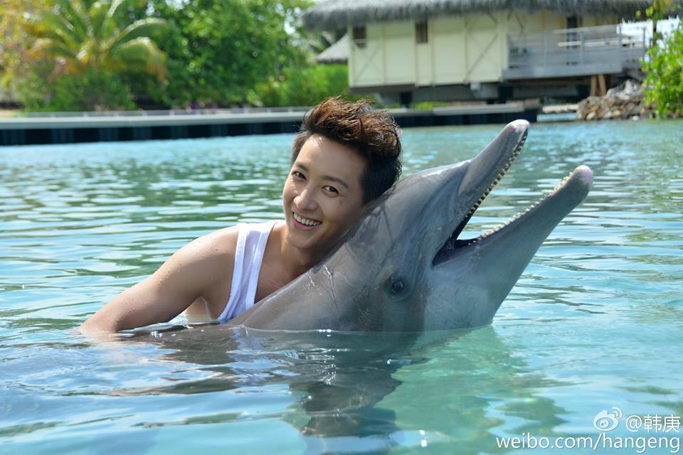 GengFans_Italy's tweet photo. [Hangeng su Weibo]
"Questo mio amico è più bello di me" https://t.co/x7drrI9oDs