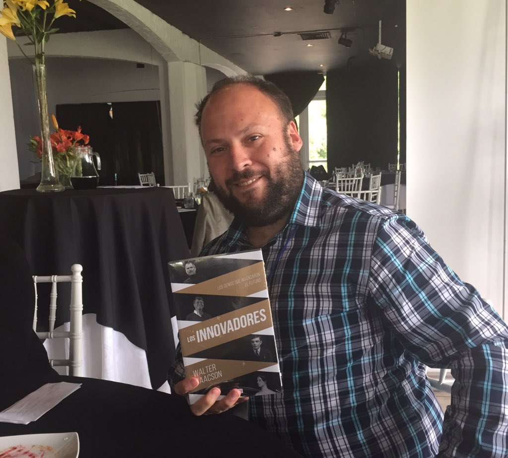 ViValenzu's tweet photo. Gte Incubadora @IncubatecUFRO recibe reconocimiento a la Incubadora #Corfo con mejor desempeño del 2014 @Corfo https://t.co/SZb7xeA343