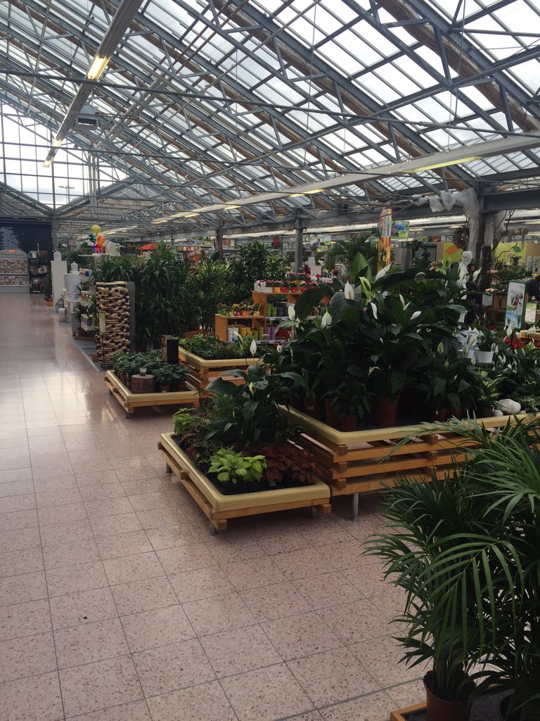 SuprinaV's tweet photo. Bezoek aan Dehner München wat een geweldig concept https://t.co/J1aGYC0q3X