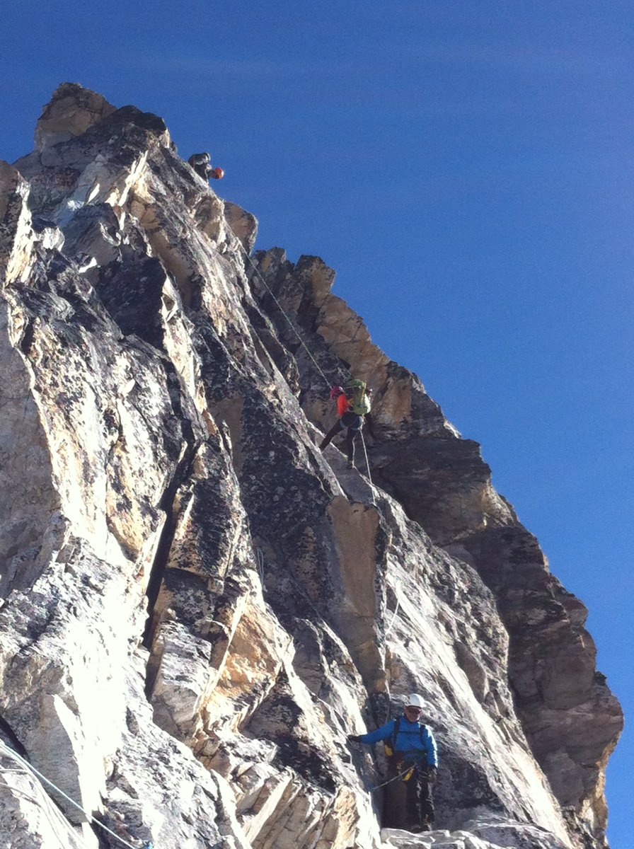 TechnicalHimal's tweet image. Yellow Tower Of Mt.Ama Dablam(6854m) Jumaring  up to camp2..