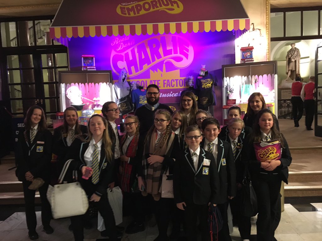 CCA_EliteEights's tweet photo. CCA Year 8 Squad @ Willy Wonker and the Chocolate Factory @HeadCCA @JoJballard #LoveTheatreDay #drurylane https://t.co/gll00hSe3D