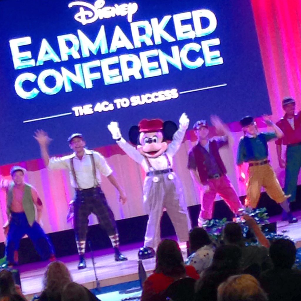 EarMarked2015's tweet image. Happy Birthday Mickey Mouse! #Disney4Cs