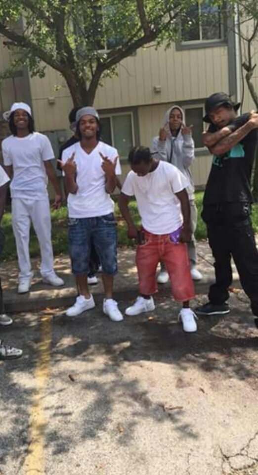 Shauntay_c's tweet photo. #FREEBIZZY & #FREENOMASK https://t.co/oQ6q5kEetA