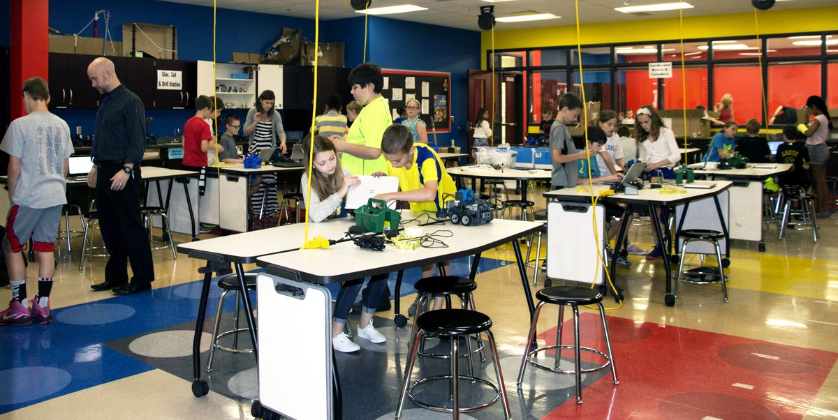 MisterBajor's tweet image. Take a look at @DigitalPromise&apos;s new report on #EdTechPilots in the classroom: buff.ly/1O2l4QE #edchat