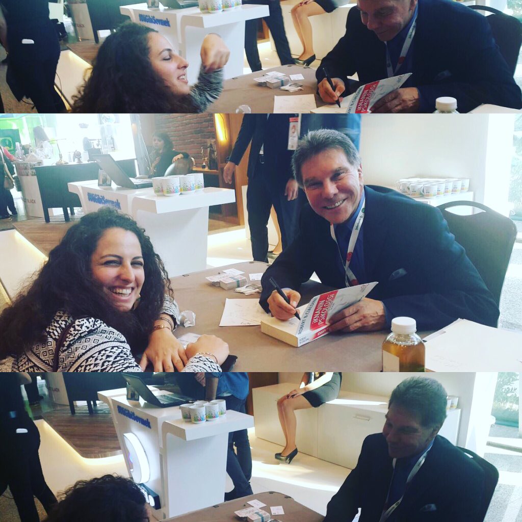 Marissafeel's tweet photo. @RobertCialdini https://t.co/S2a67HAhb5