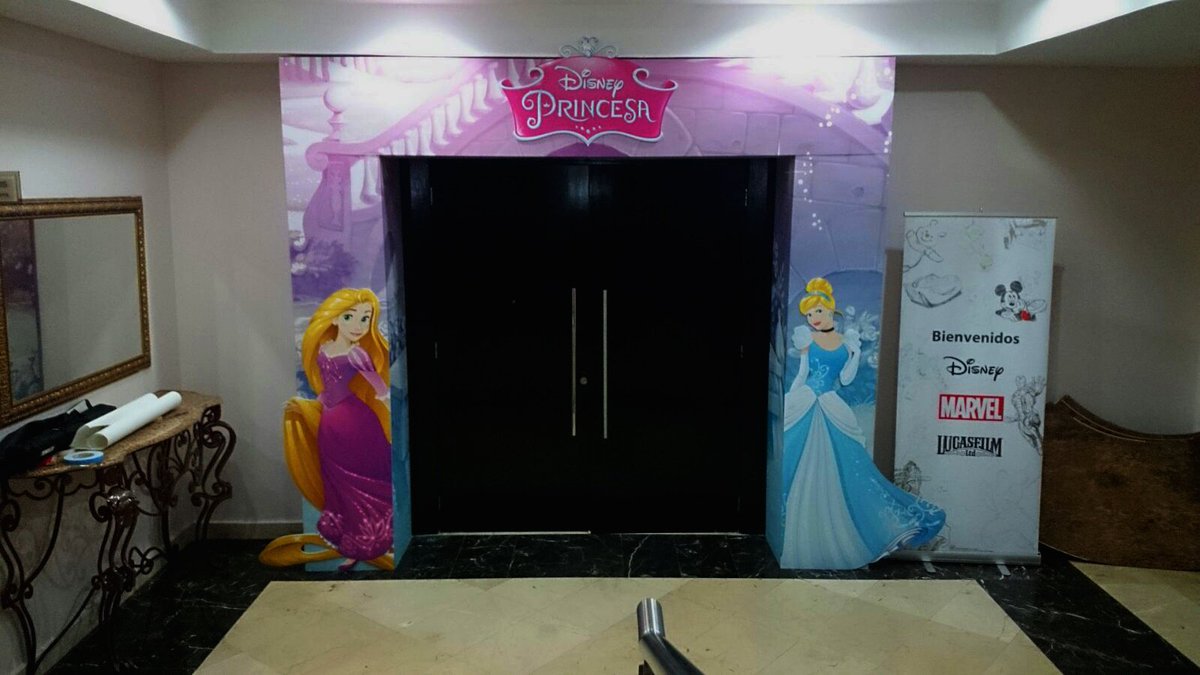 ASGraphicsPty's tweet photo. La Primera impresión es la que cuenta.Banner Rullop y estructura por #ASgraphics #Disney #Princesas #Marvel #Mickey https://t.co/dt1VKCsE7B
