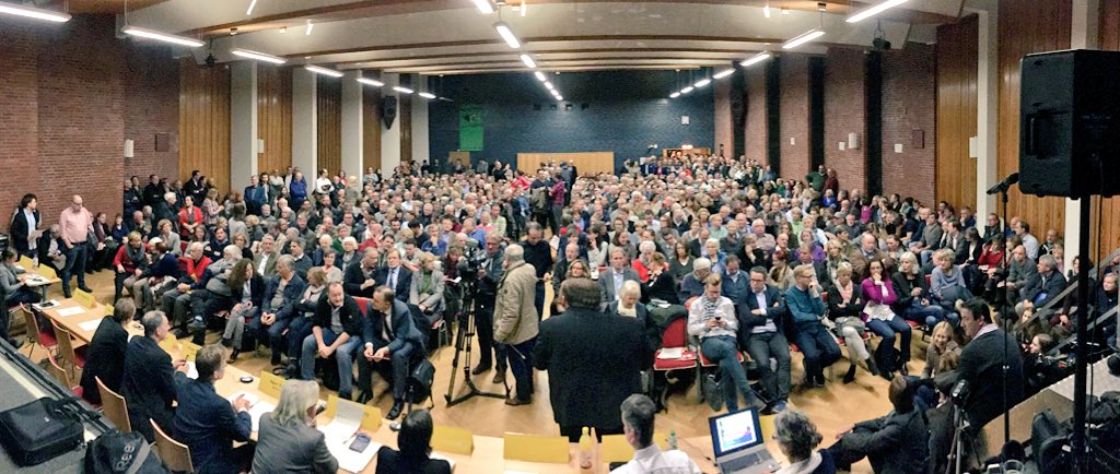 Rissen 45, Vorstellung der Pläne für das Flüchtlingsdorf in Suurheid - mehr Teilnehmer als Plätze #bvaltona #hhsenat