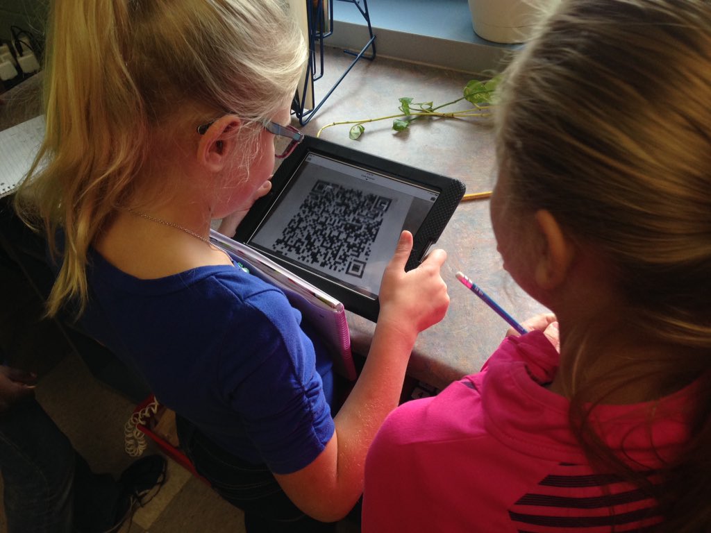 3BKrall's tweet photo. Doing a #GRABilly QR code scavenger hunt. #GRA15 https://t.co/t9ob0ASxPA