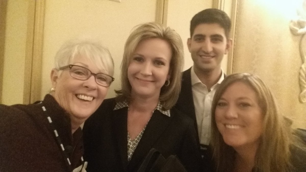 acctonthego's tweet image. Fun pic at #SleeterCon with @jenniferwarawa and @SLByrneCPA