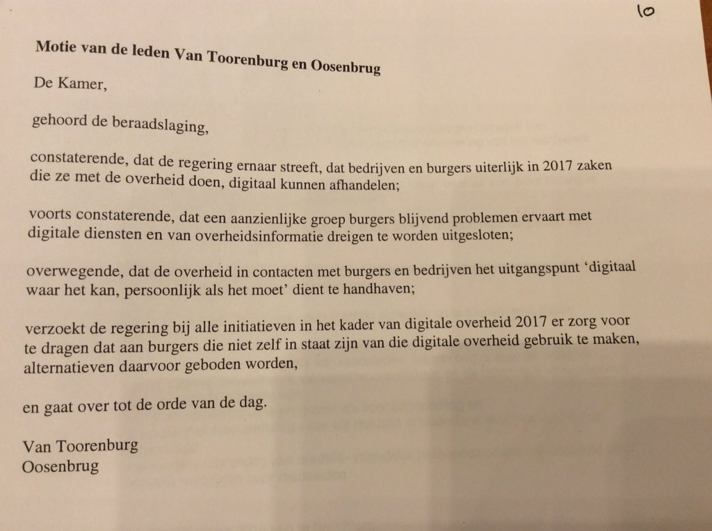 MvanToorenburg's tweet photo. Even digitaal communiceren over de toegankelijkheid vd overheid voor niet-digitaalvaardigen. Belangrijk, dus motie! https://t.co/WXI9MEpR1h
