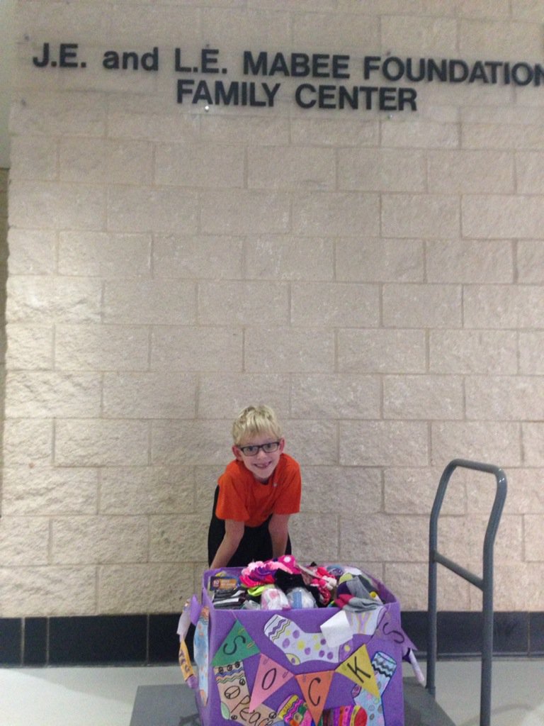 Preklmcfarland's tweet photo. Socks delivered to The Forth Worth Mission. Many people will have warm feet thanks to your generosity @GodleyElem https://t.co/RqGpAorNk0