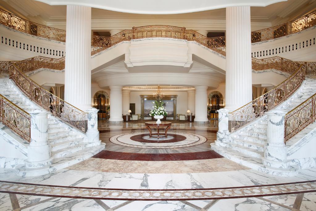 stregishotels's tweet photo. Introducing the new world address, @StRegisDubai, a new destination for uncompromising elegance and bespoke service. https://t.co/uwL2zSr3Gq