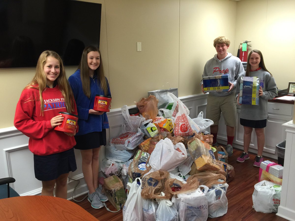 PrepWorkJP's tweet image. Thank you NJHS and Chi Alpha Mu for the fantastic collection of Kleenex and coffee donations for Batson families!