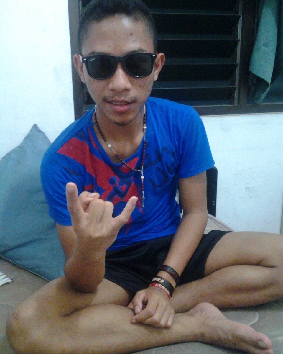 CharlieBinus tweet picture