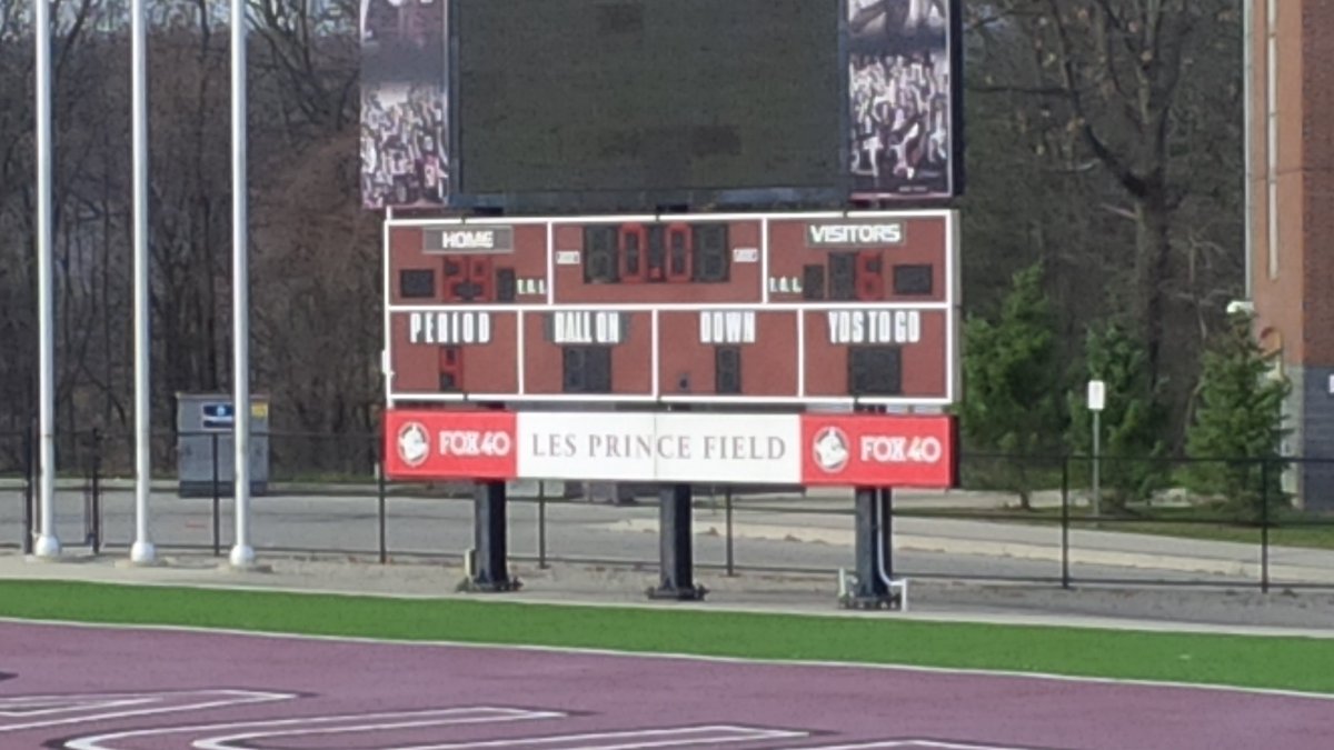 OakTrafalgarHS's tweet photo. #OakTrafalgar Tier Two Football CHAMPS 29-6 Way to go OT #wearechampions #amazing https://t.co/XUbczjHZDs