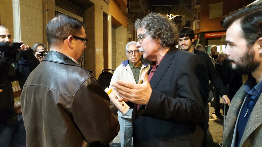 OriolAmoros's tweet photo. .@joantarda i @gabrielrufian cada dia fent créixer l'independentisme a un barri del cinturó #metropolitantour https://t.co/SiGsImxbfW