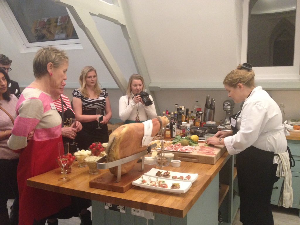 ParmaHamUK's tweet image. Delicious #ParmaHam and pear canapés #CookWithParmaHam