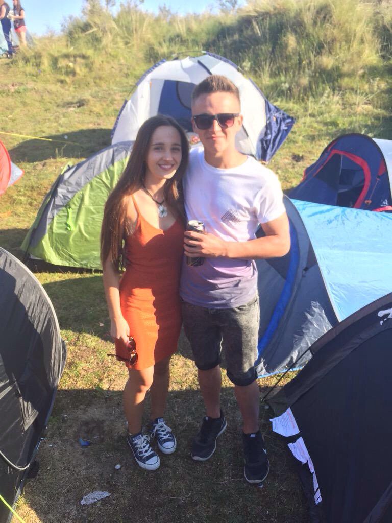 abbiethomas3's tweet photo. happy birthday to my longtime bff4e!!! ly millions hope you've had an amazing day!! #getdriving!!! @IoanWilliams6 https://t.co/ueWbRZvn4C