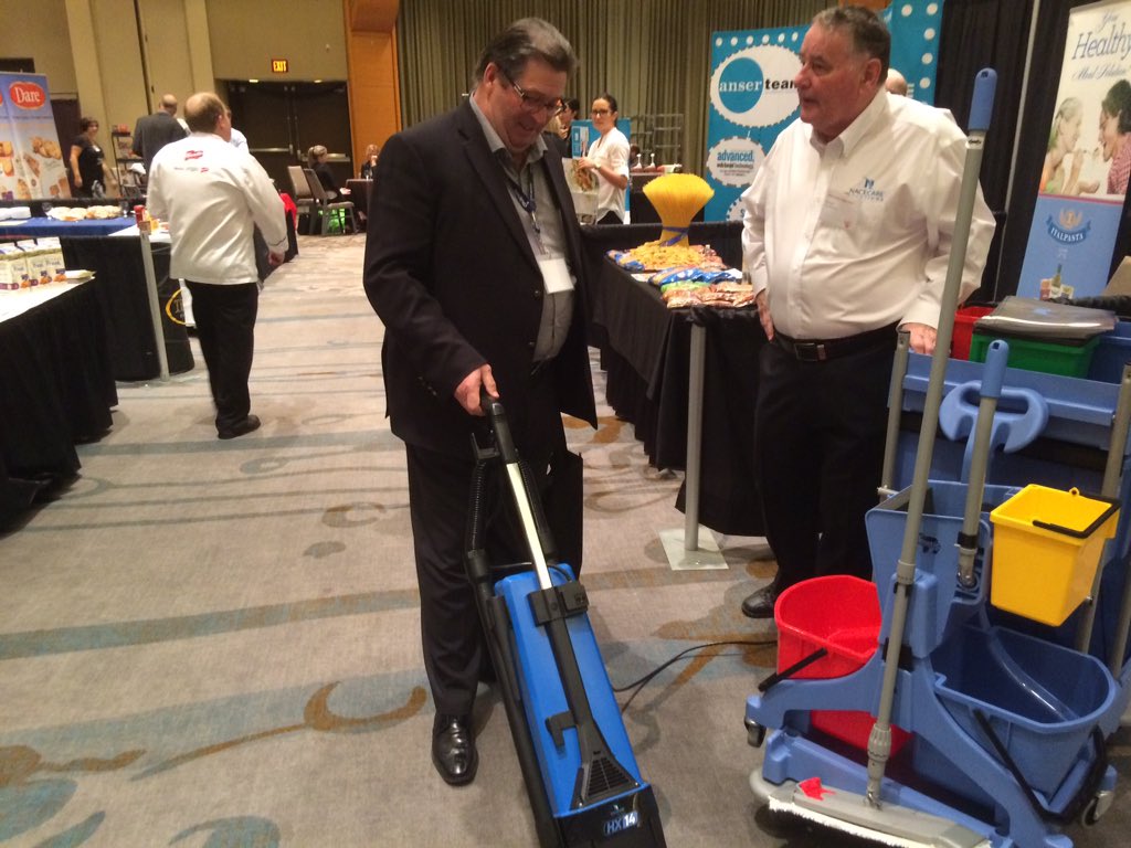 gordtgr's tweet photo. Shane testing an upright Nacecare vacuum. @CDNConference #sdxignite https://t.co/S7KaaK9Ngb