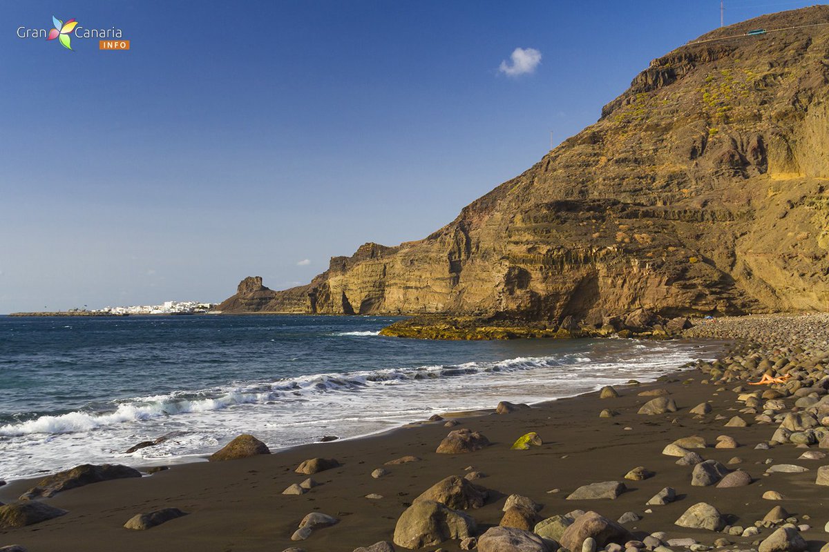 AlexBramwellGC's tweet photo. Guayedra beach is stunning and pristine, but watch out for the waves #GranCanaria #GranCanariatips https://t.co/VrkUJ6JIzp