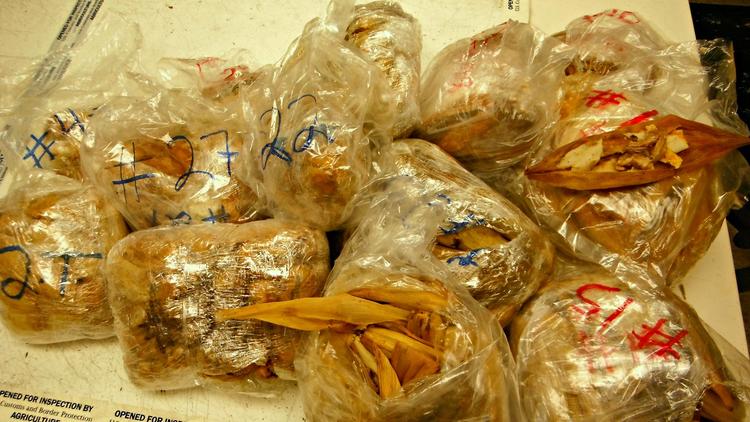 LocalBeerTour's tweet image. Sadness: 450 illegal tamales from Mexico seized at LAX and destroyed #food #mexico latimes.com/local/lanow/la…
