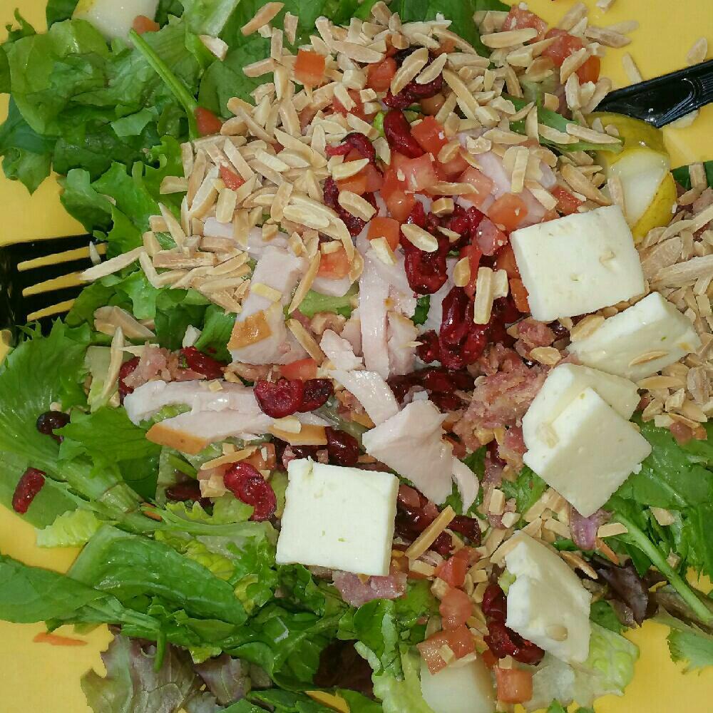 juju325henry's tweet photo. free lunch today... @CafeCarolina1 @getstealz https://t.co/RYLNcZIzJm