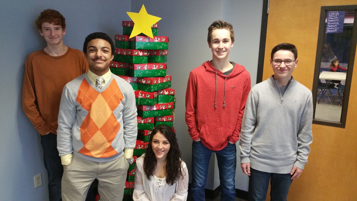 vcsriverhawks's tweet photo. #iLeadGlobal school project complete--over 50 shoes boxes heading to @OCC_shoeboxes https://t.co/LJEajqFdKO