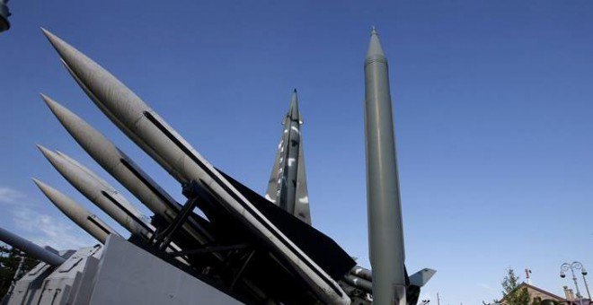 Grandes bancos y empresas españolas financian a compañías productoras de armas nucleares
publico.es/economia/grand…