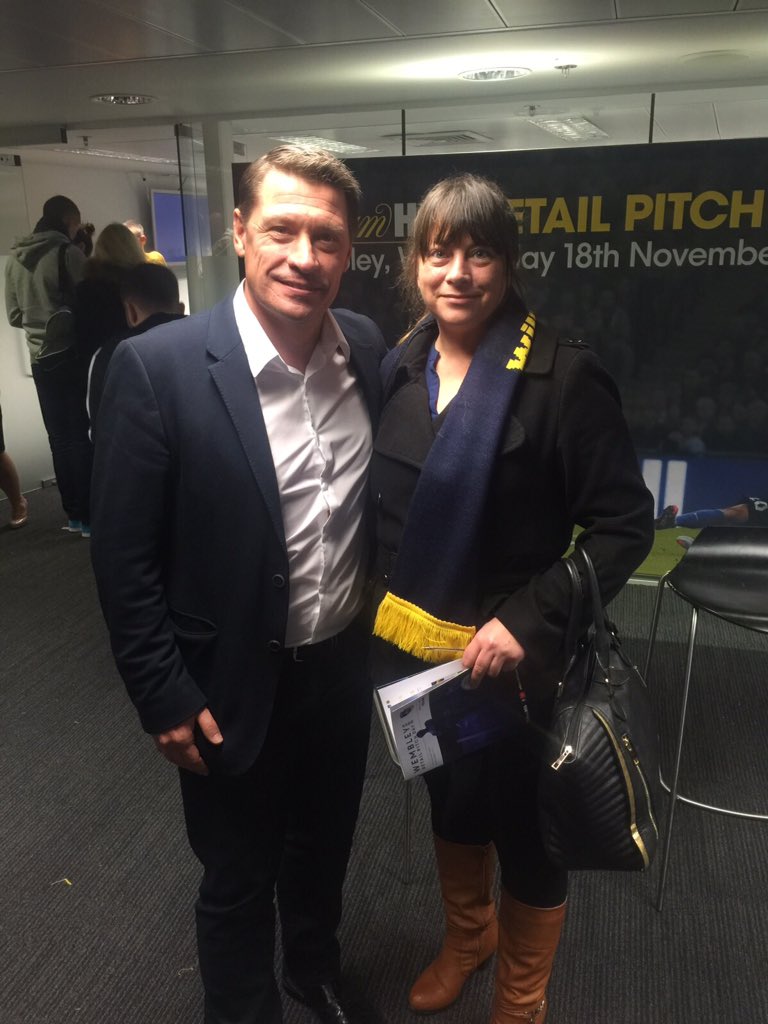 WHLittleSutton's tweet photo. Pics time lol with Nicola frampton, mark bright and Tony Cottee #retailpitchday https://t.co/VcKixYBokH