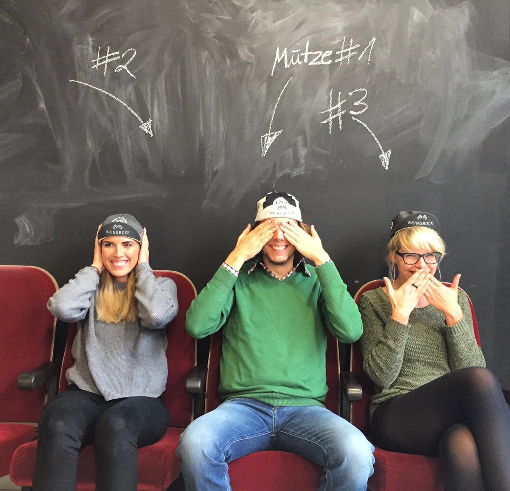 BRINGBOCK's tweet photo. #Anprobe der neuen #Cyclecaps. Danke an unsere #ThreeMonkeys! @dajool_com 😉 https://t.co/m5WO2S2qPE