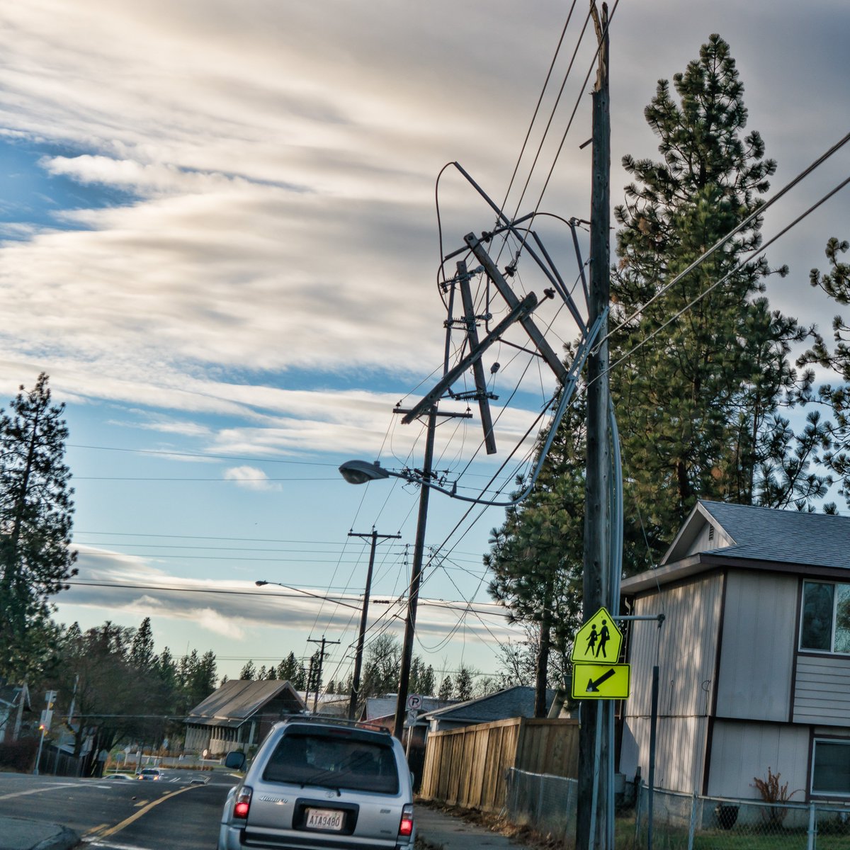 danlhayes's tweet photo. That can't be right!  #spokane #inlandwind #windstorm https://t.co/IbPH6k9L5u